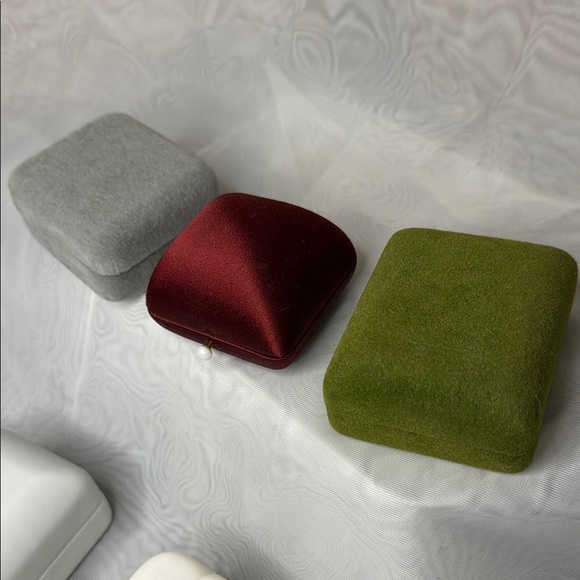 Assorted Jewelry Gift Boxes - Picture 5 of 7